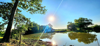 ขายที่ดินติดน้ำวิวคลอง 3 ไร่ องครักษ์ คลอง 15 หน้าน้ำวิวสวย ด้านหน้าติดถนนลาดยาง ทำเลค้าขาย เหมาะปลูกบ้านสวน  ทำคาเฟ่ทำร้านอาหาร ทำรีสอร์ท